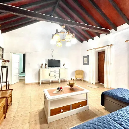 Emblematica Casa Rural Con Wifi En El Sauzal Tenerife Hébergement de vacances *